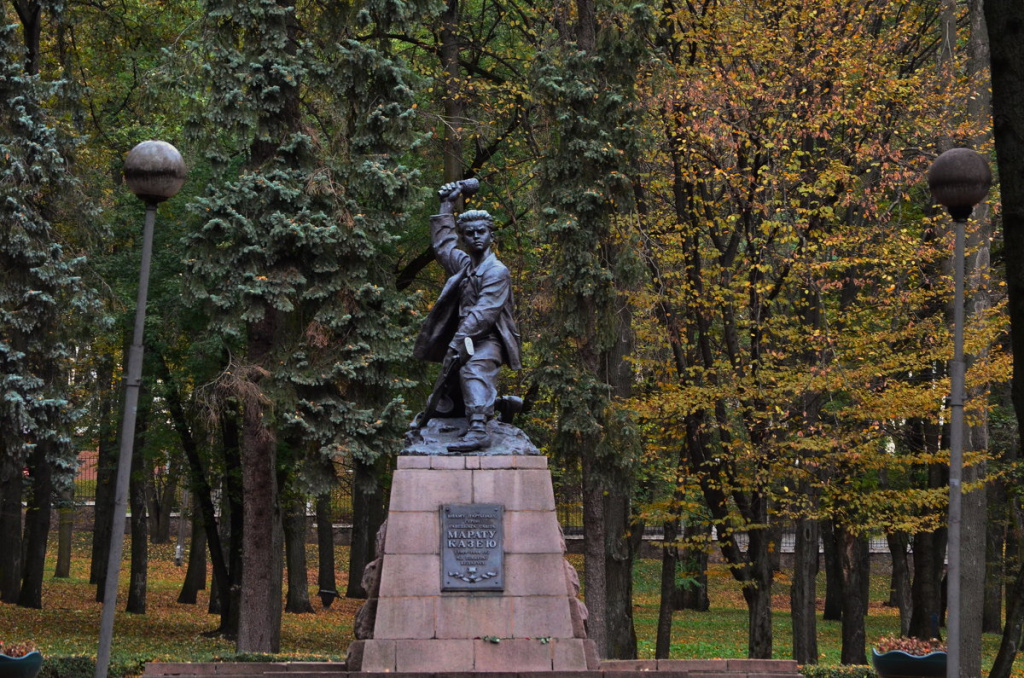 Памятник в Минске.jpg Памятник в Минске.jpg