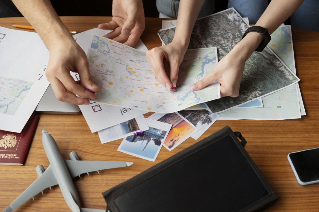 close-up-people-holding-map 2.jpg