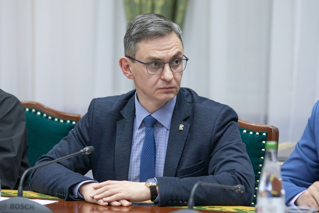 AIBR1263 2.jpg AIBR1263 2.jpg