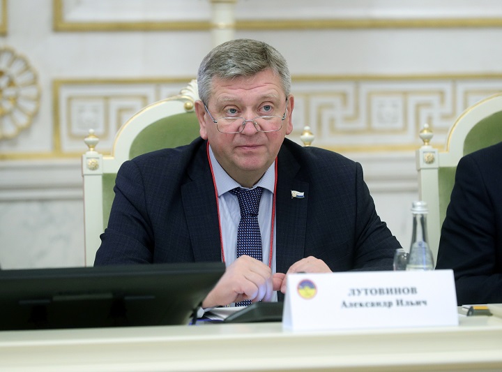 Лутовинов 2.jpg