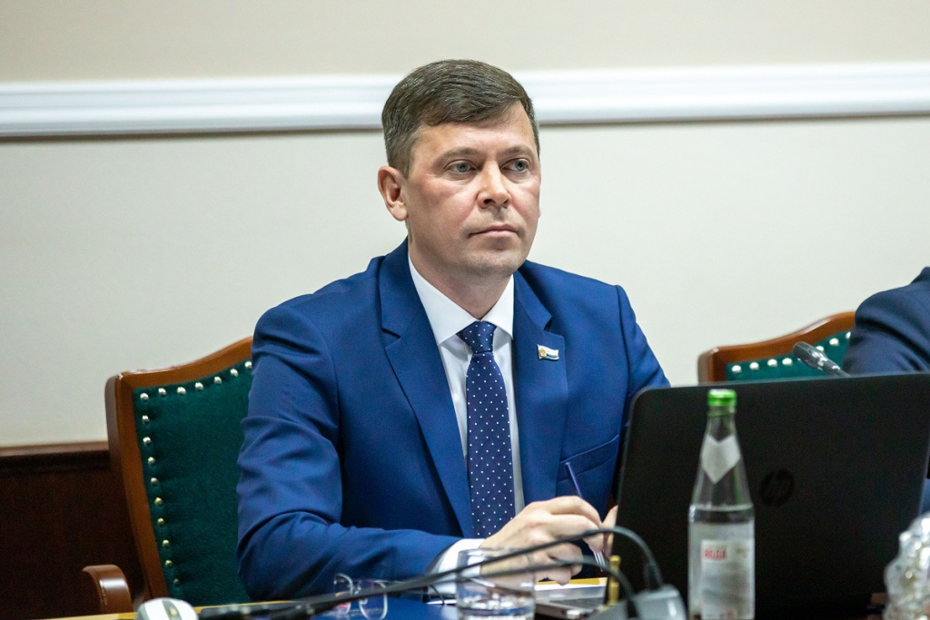 AIBR6751 2.jpg AIBR6751 2.jpg