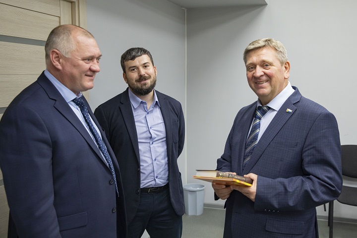 IIBR7125 2.jpg IIBR7125 2.jpg
